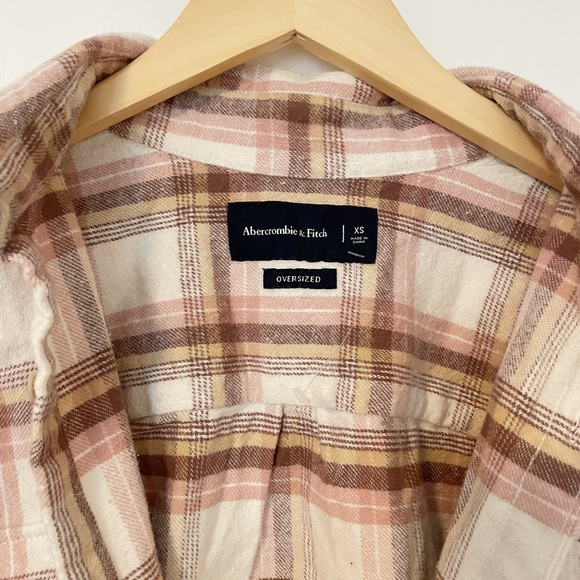 Abercrombie Men's 90s Oversized Flannel - Picture 3 of 5